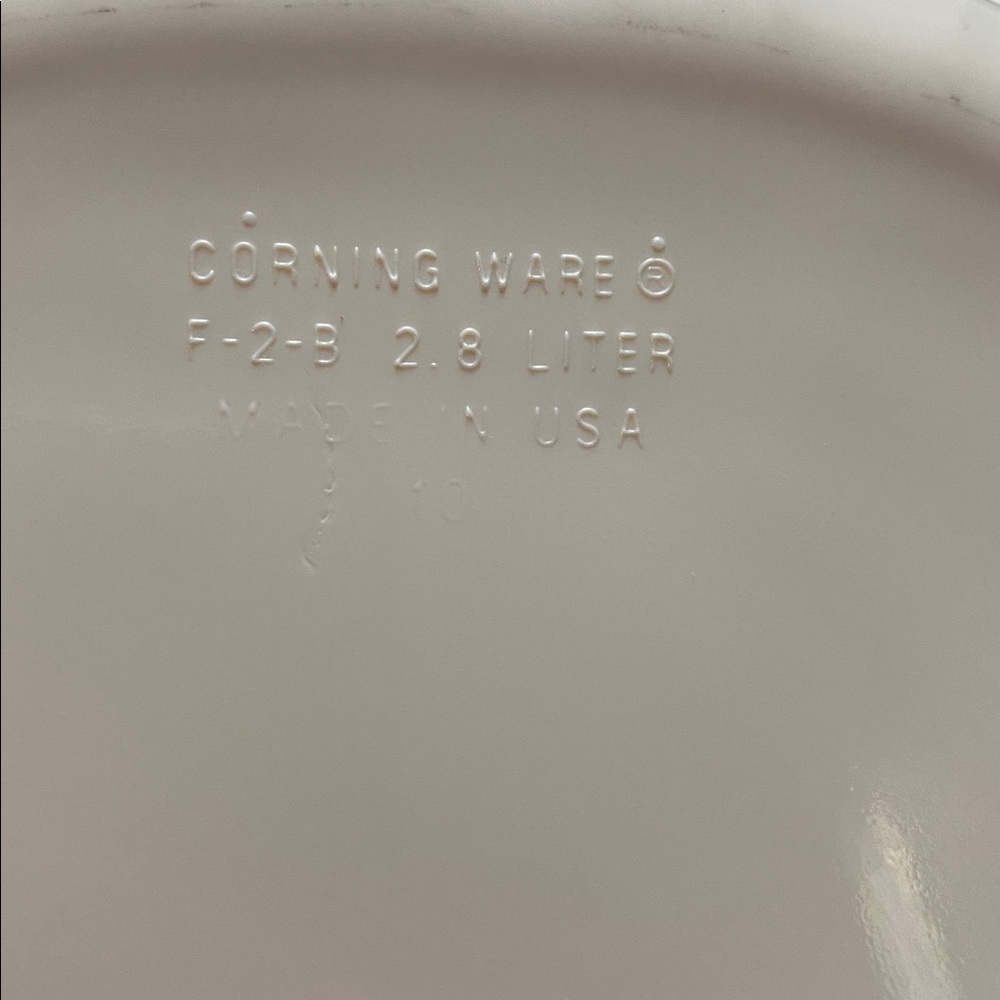 Vintage Corning ware French White casserole dishes with gold trim 2.8 L and 1.8 - Picture 4 of 16